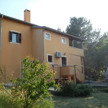 Hodak Apartment Nerezine